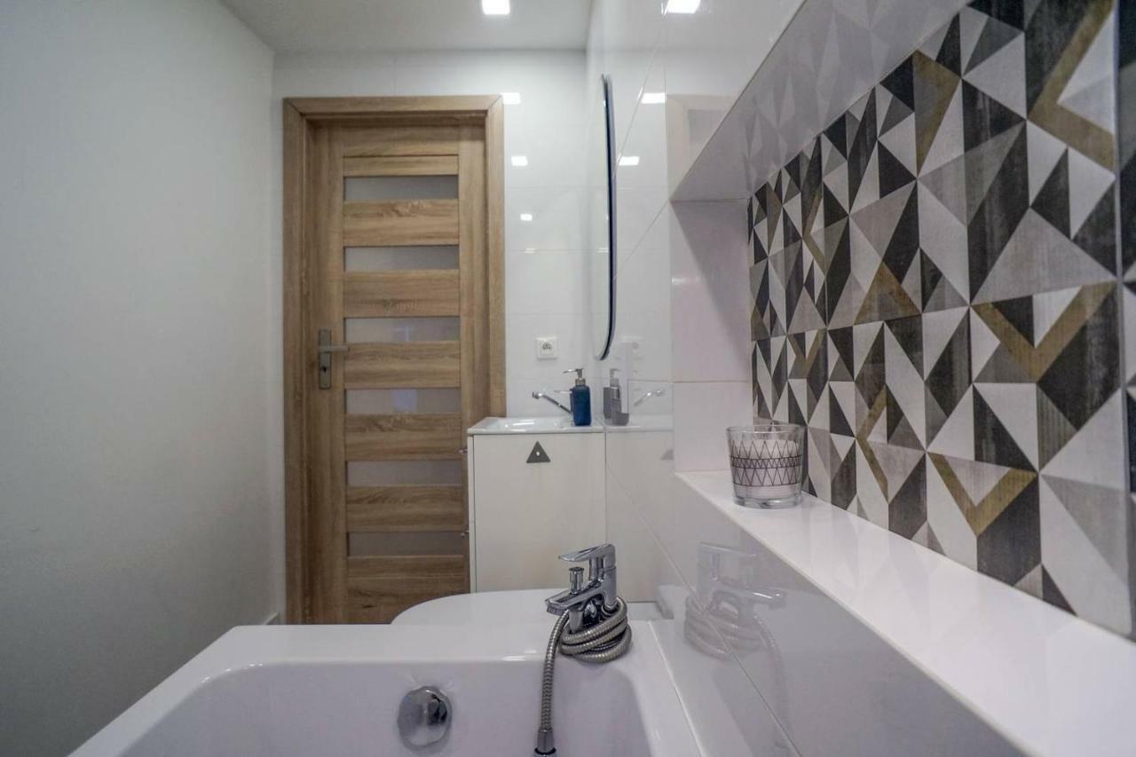 Dwupoziomowy Apartament Mazowiecka 18 Apartman Bydgoszcz Kültér fotó